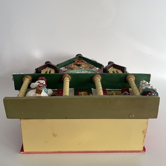 Kurt Adler North Santa’s North Pole Station Lights Up - Picture 6 of 16